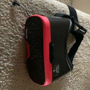 Virtual reality headset